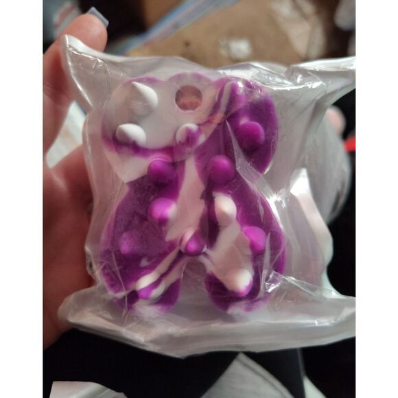 💕5/$18 New silicone Shampoo Massager in tye dye Purple and White - Picture 4 of 4